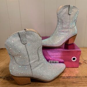 Sparkling Silver Western Boots